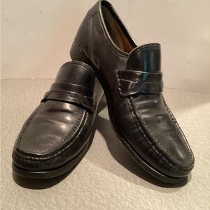 French Shriner Black slip on Dayton Loafers, black leather, 8.5M